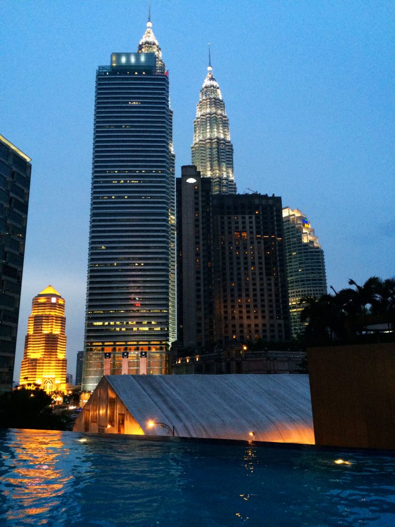 kuala-lumpur-piscine-tour-petronas