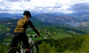 Du VTT descente et enduro sur les pistes de Montclar